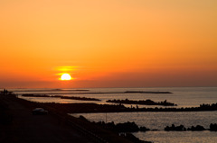 新潟海岸初冬の夕日
