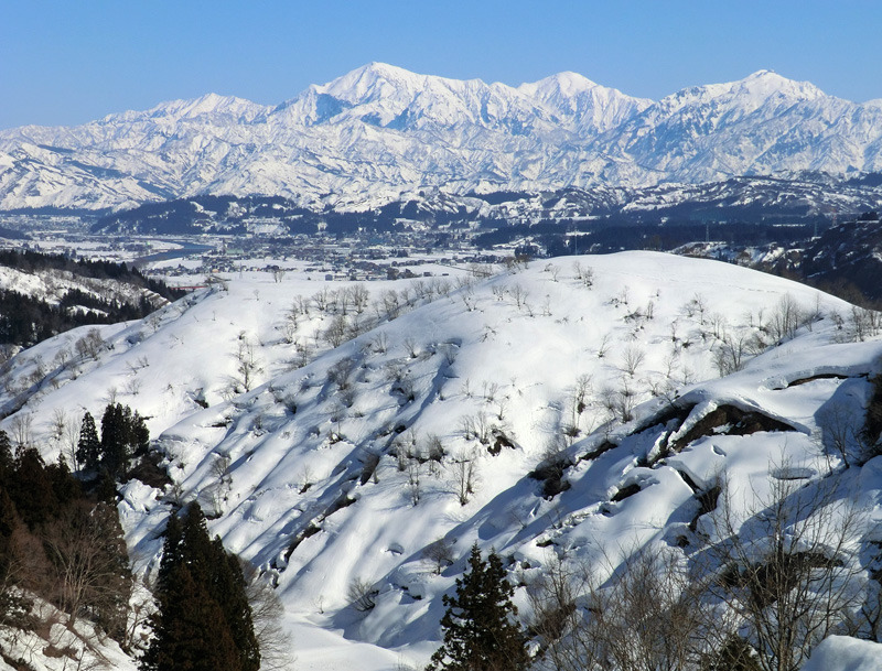 越後三山　春景