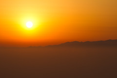 弥彦山から望む日の出