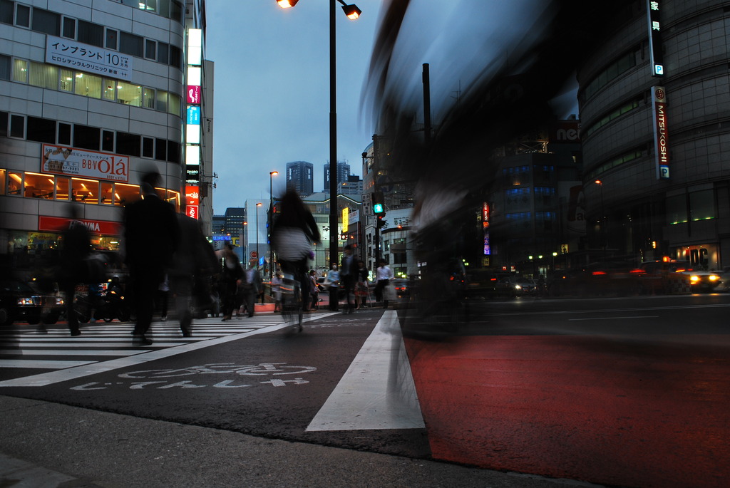夕暮れの交差点
