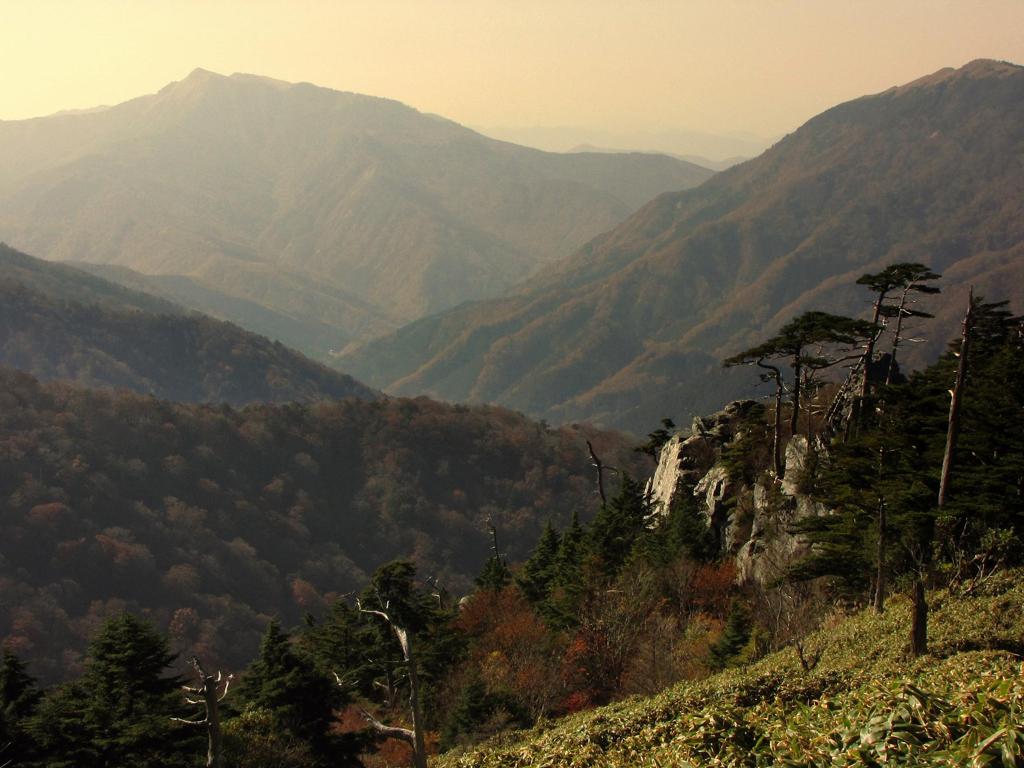 晩秋の山々