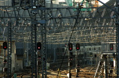 信号機と鉄骨の風景