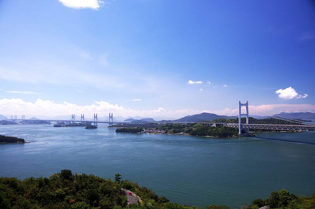 溶けそうな、真夏の大橋