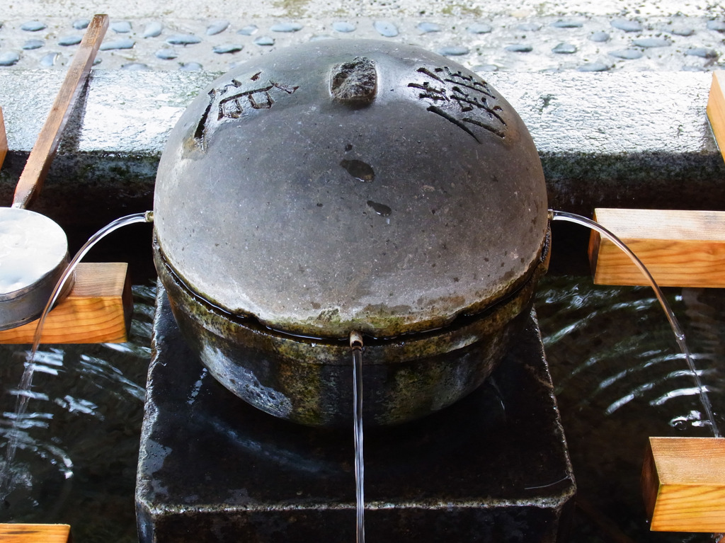 国府宮神社　手洗い場