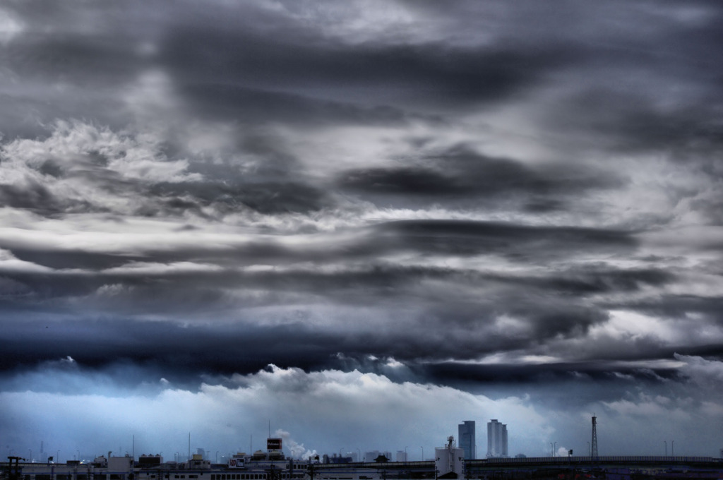 朝の雲