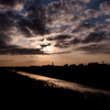 夕日と新川