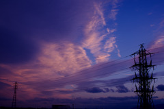 鉄塔と夕雲