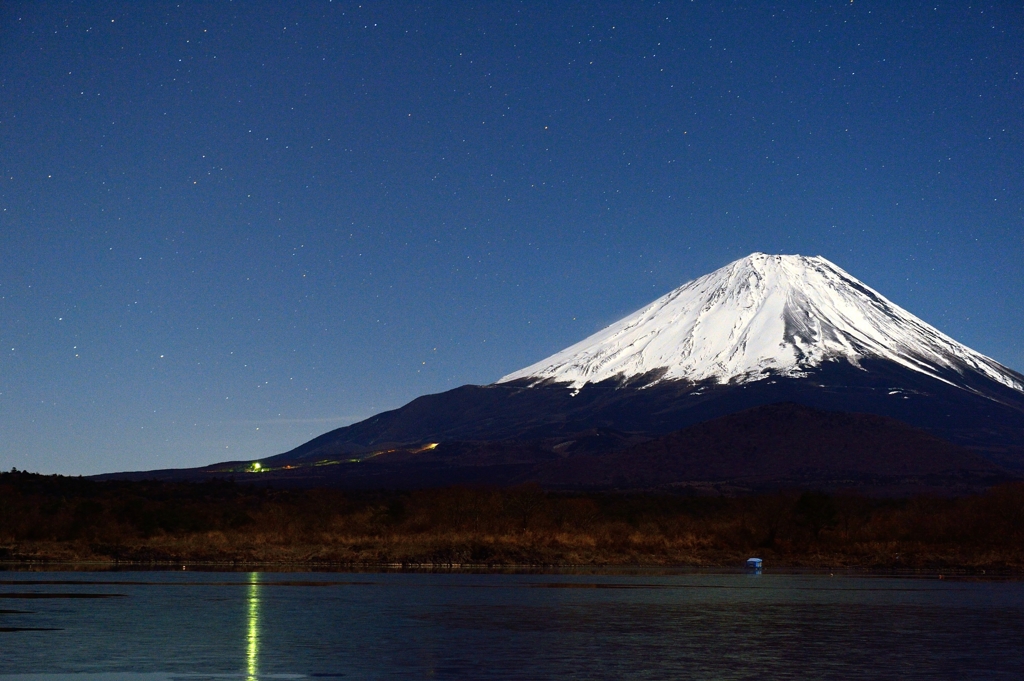 精進湖の夜