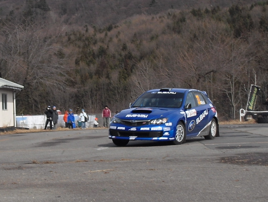 スバルインプレッサ 新井敏弘選手