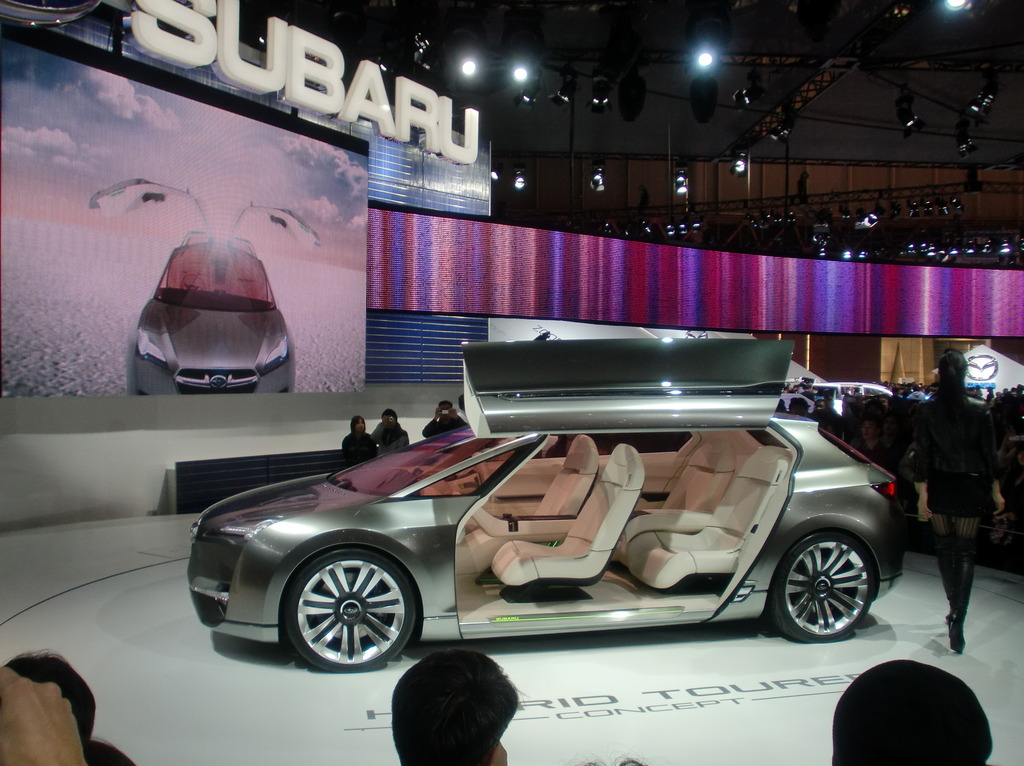 SUBARU HYBRID TOURER CONCEPT