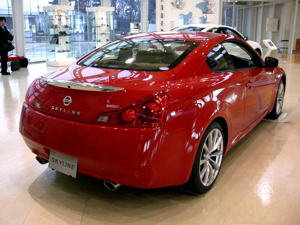 日産スカイラインクーペ(V35)370GT