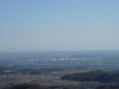 うっすら見える筑波山