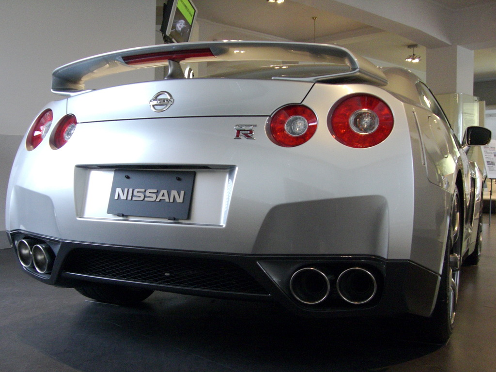 NISSAN SKYLINE GT-R (R35)