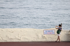 海の写真を撮る女を撮る俺(´･_･`)