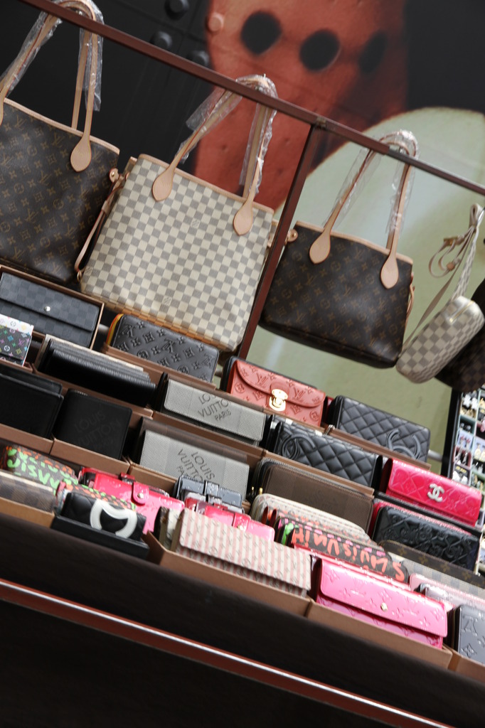 louis vuitton???
