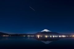 星空下の富士山・2010