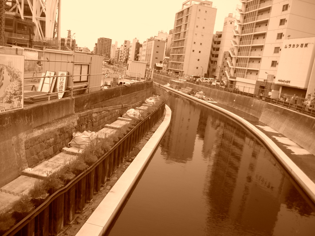 スカイツリー横の川