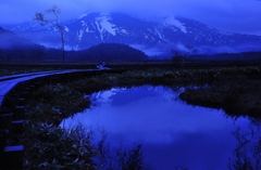 霧湧く