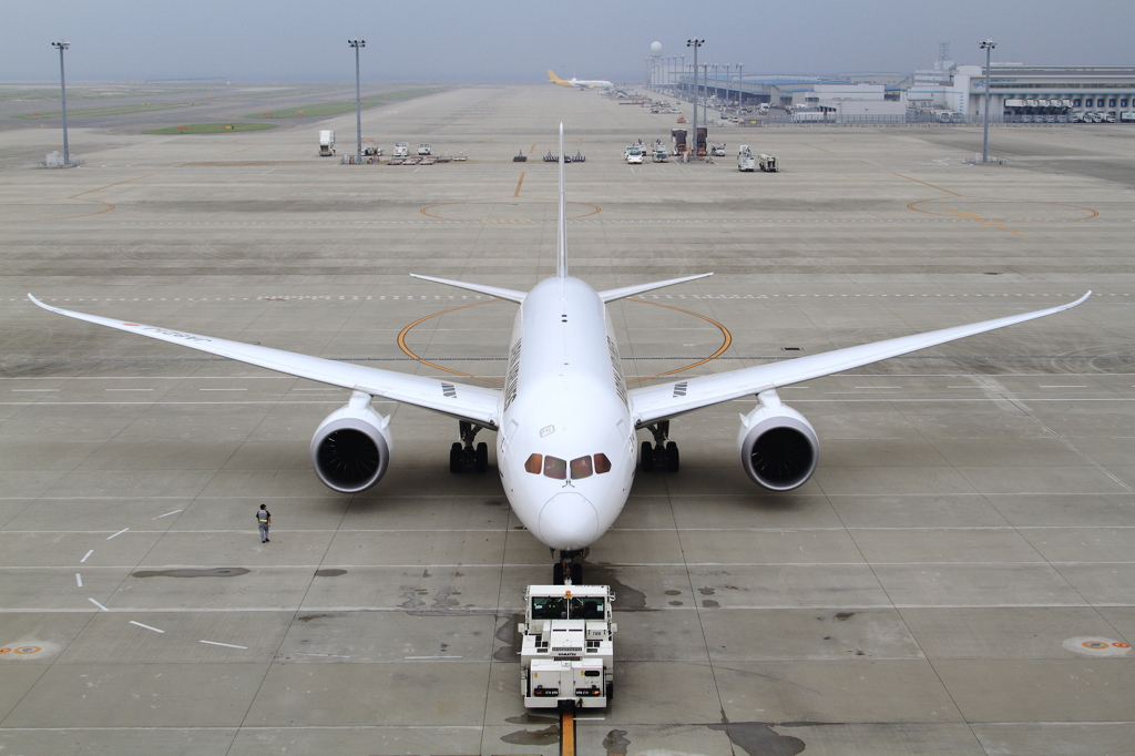 B787