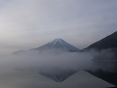 朝靄の富士