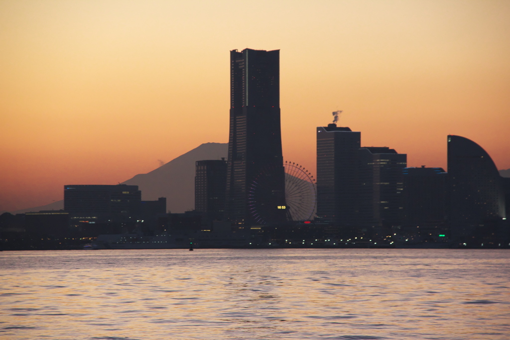 みなとみらい夕景
