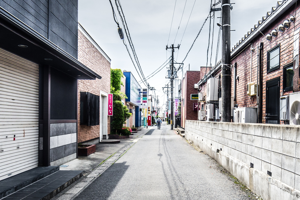 のみ屋街の朝
