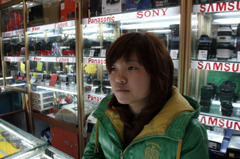 中古カメラ屋さんのお姉ちゃん。
