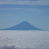 雲海に浮かぶ富士