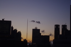 高層ビルの夕方