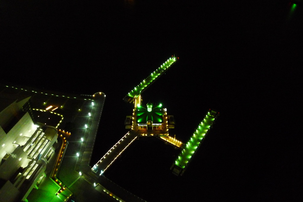 夜の埠頭