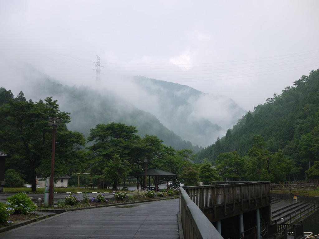伊自良湖