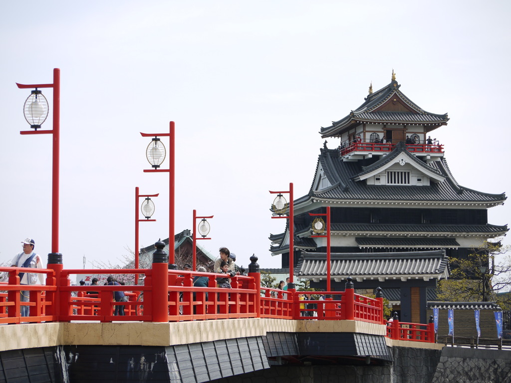 清洲城と赤い橋