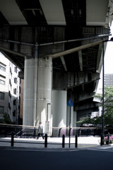 高速道路下