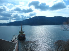 海賊船と芦ノ湖パノラマ