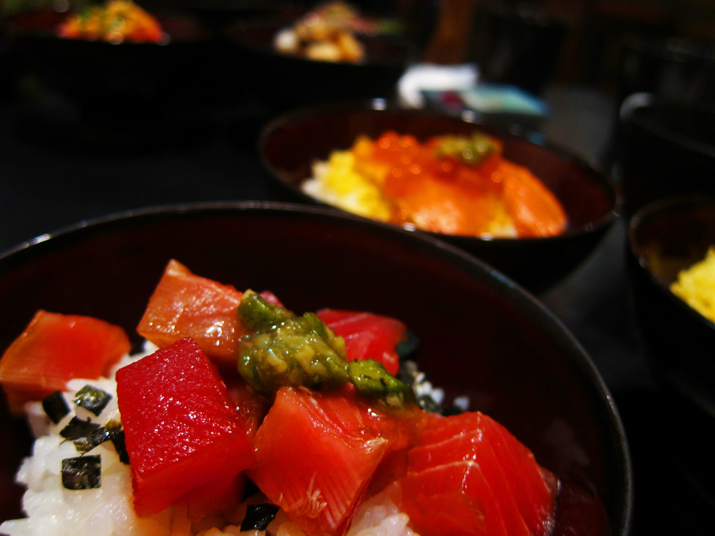 漬けマグロ丼、築地にて