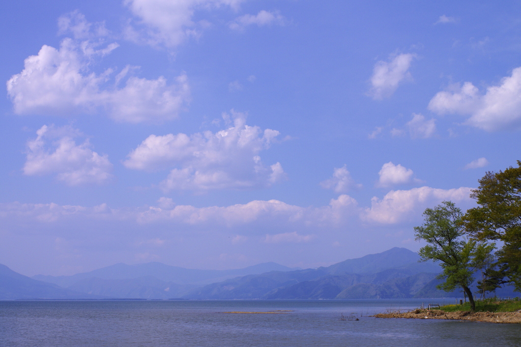 ５月の湖