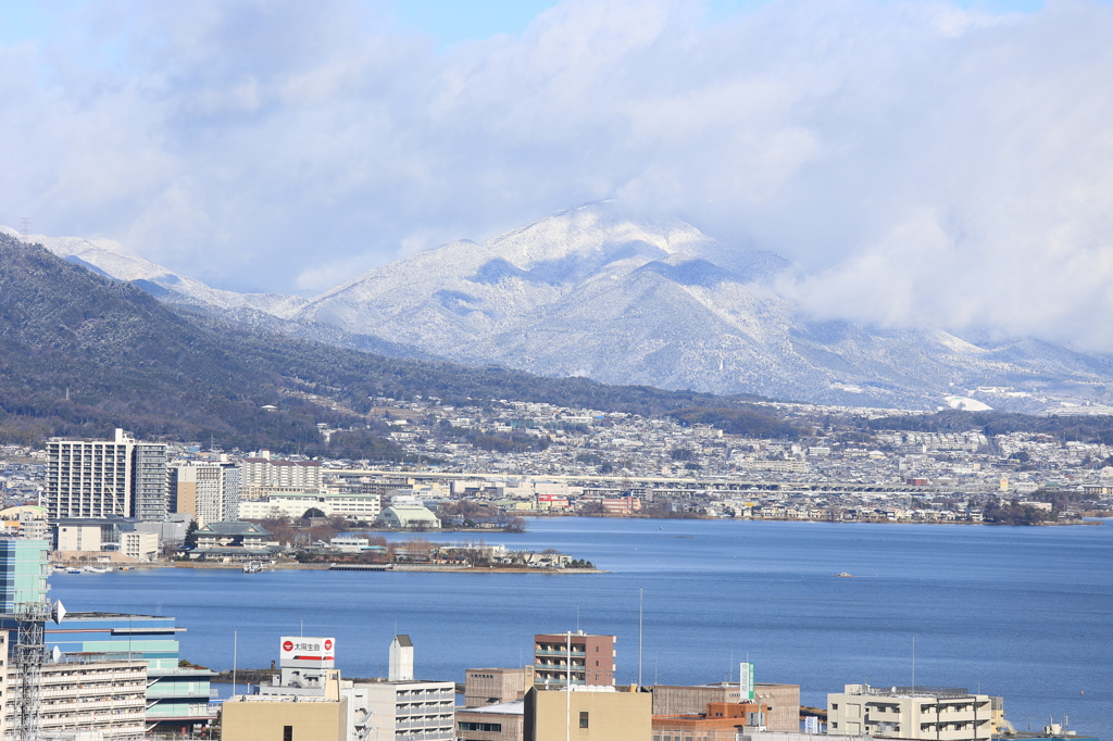 琵琶湖　比良山　雪景色