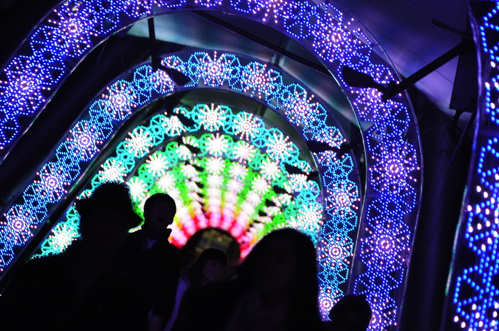 ヒカリノナカヘ