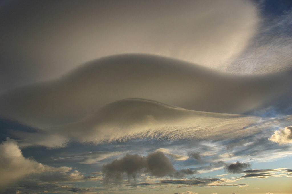 エイのような雲