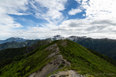 山深き尾根