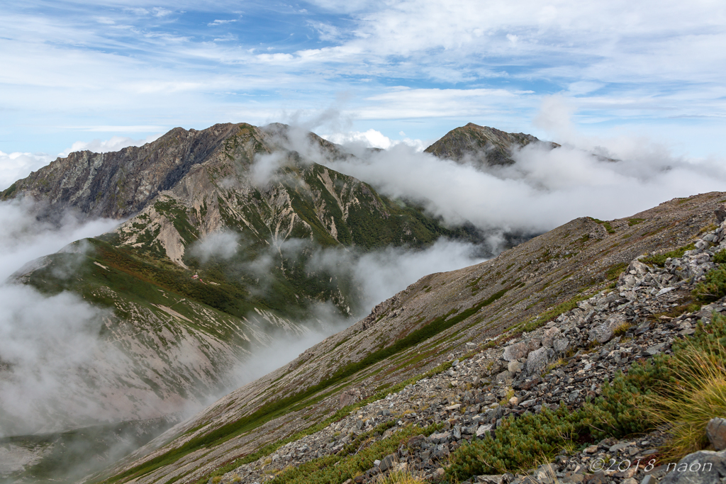 大好きな南アルプス… “雲纏う荒川三山”