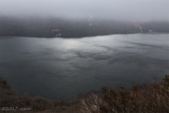 霧光の沼
