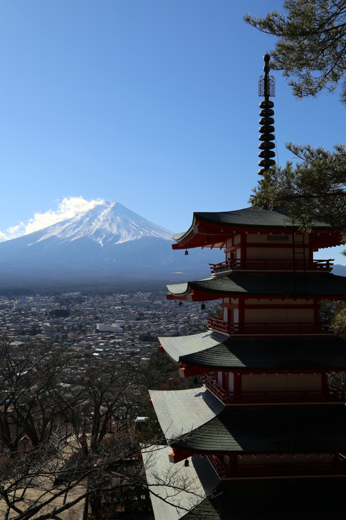 新倉浅間神社と鳳凰富士