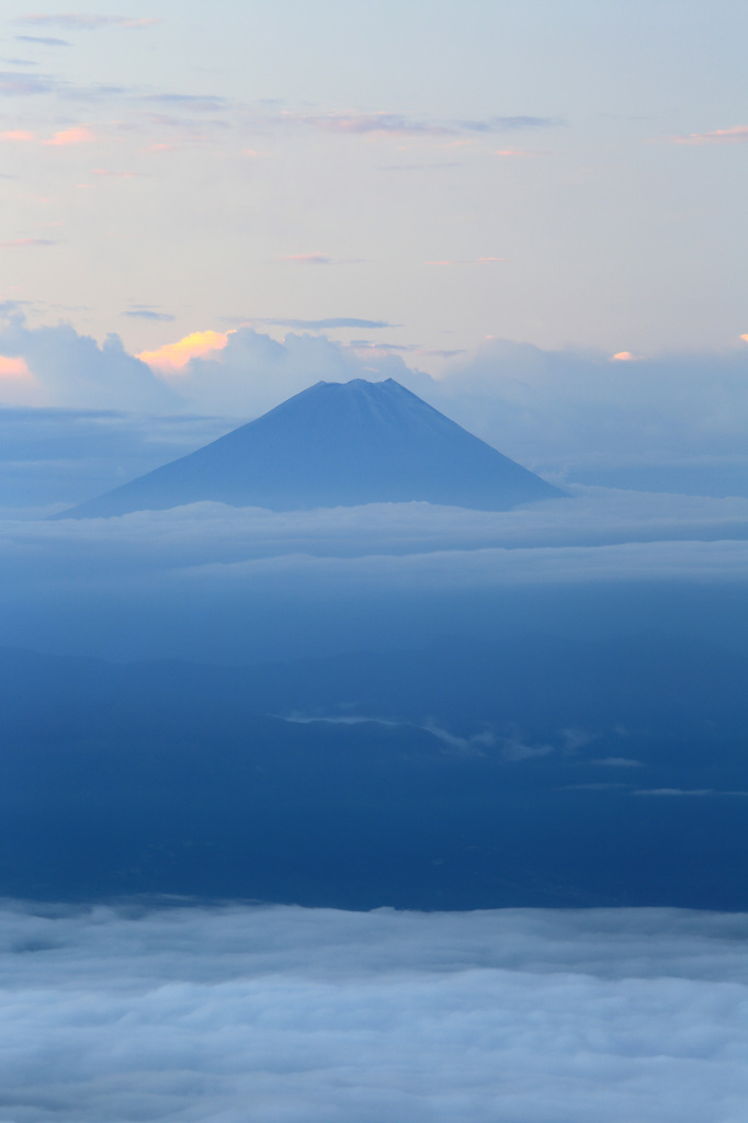 冠雪の三峰