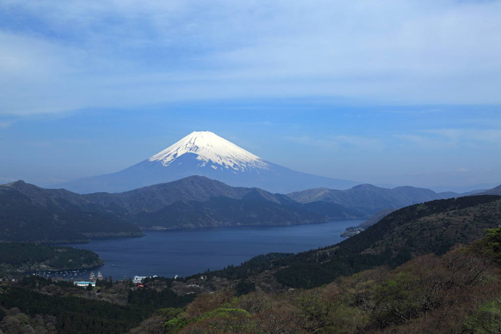 穏やかな空気に映える富士