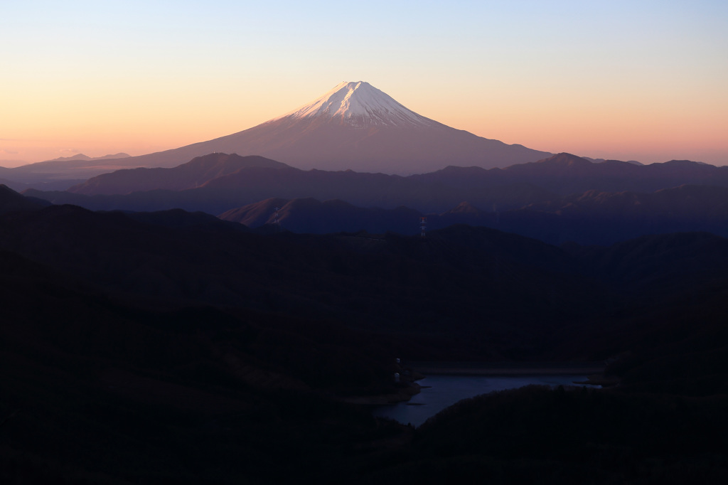 淡い紅に染まる…