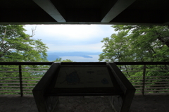 静かに広がる