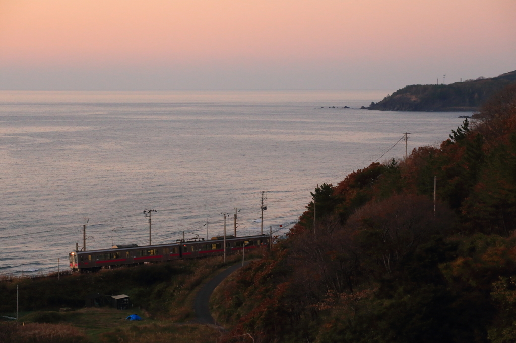 夕日を浴びて～羽越線１