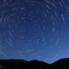 月の山に星が降る