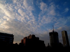 都会の空